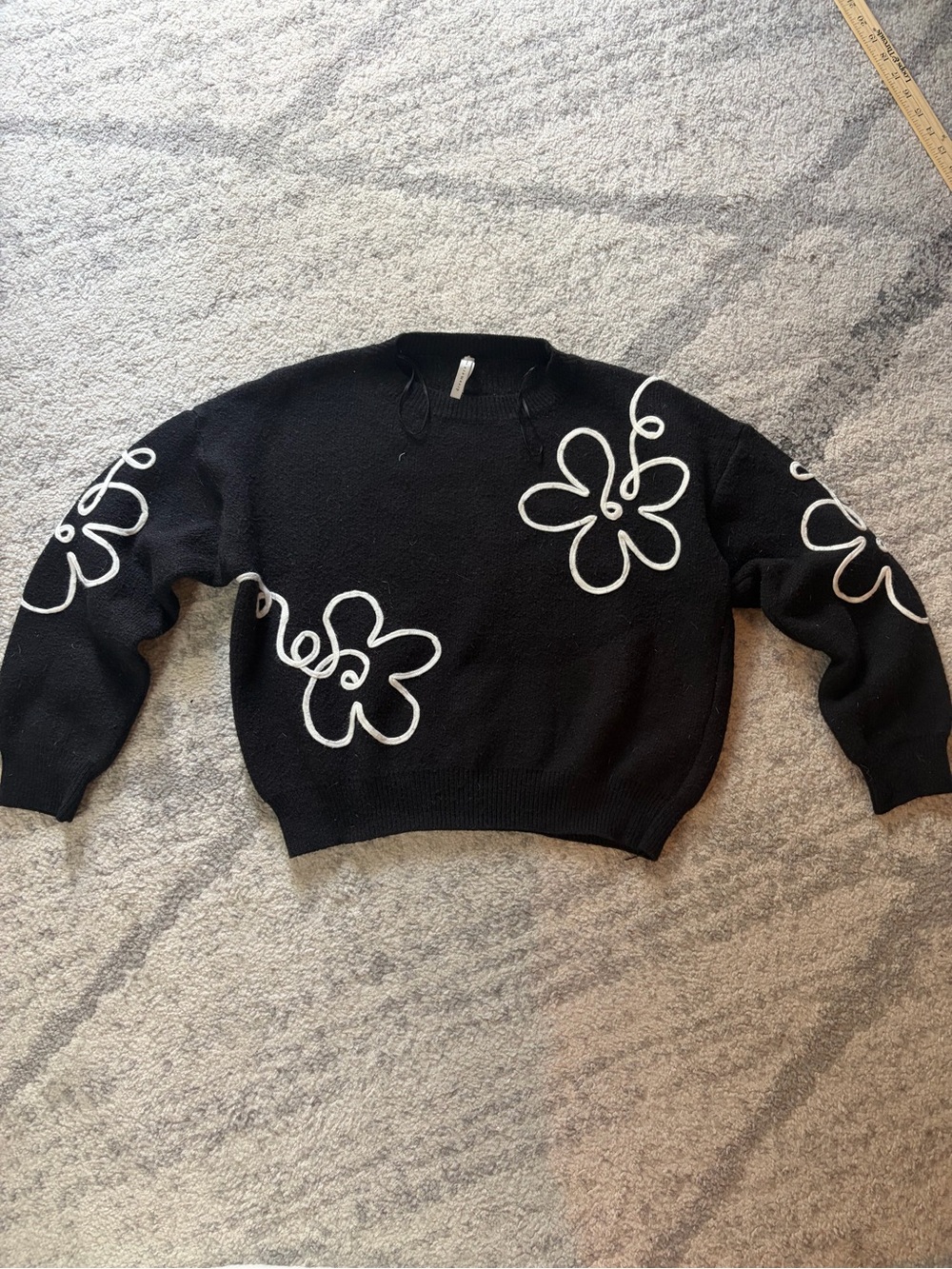 Dreamers by Debut Black Floral Appliqué Sweater Size M Y2K Statement Knit
